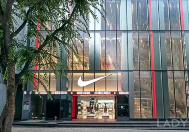LVMH業(yè)績(jī)超預(yù)期刺激多個(gè)奢侈品股價(jià)上漲；Nike推出舉措打擊球鞋炒賣(mài)行為