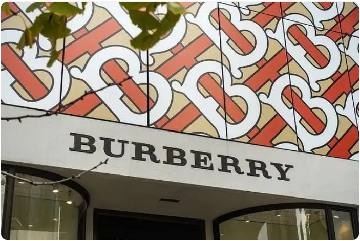 北上廣中產(chǎn)，“瘋搶”打折Burberry