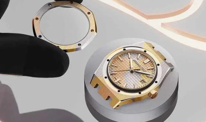 繼迷彩陶瓷后 愛(ài)彼再公布嶄新Chroma Gold幻彩金材質(zhì)引發(fā)新話(huà)題